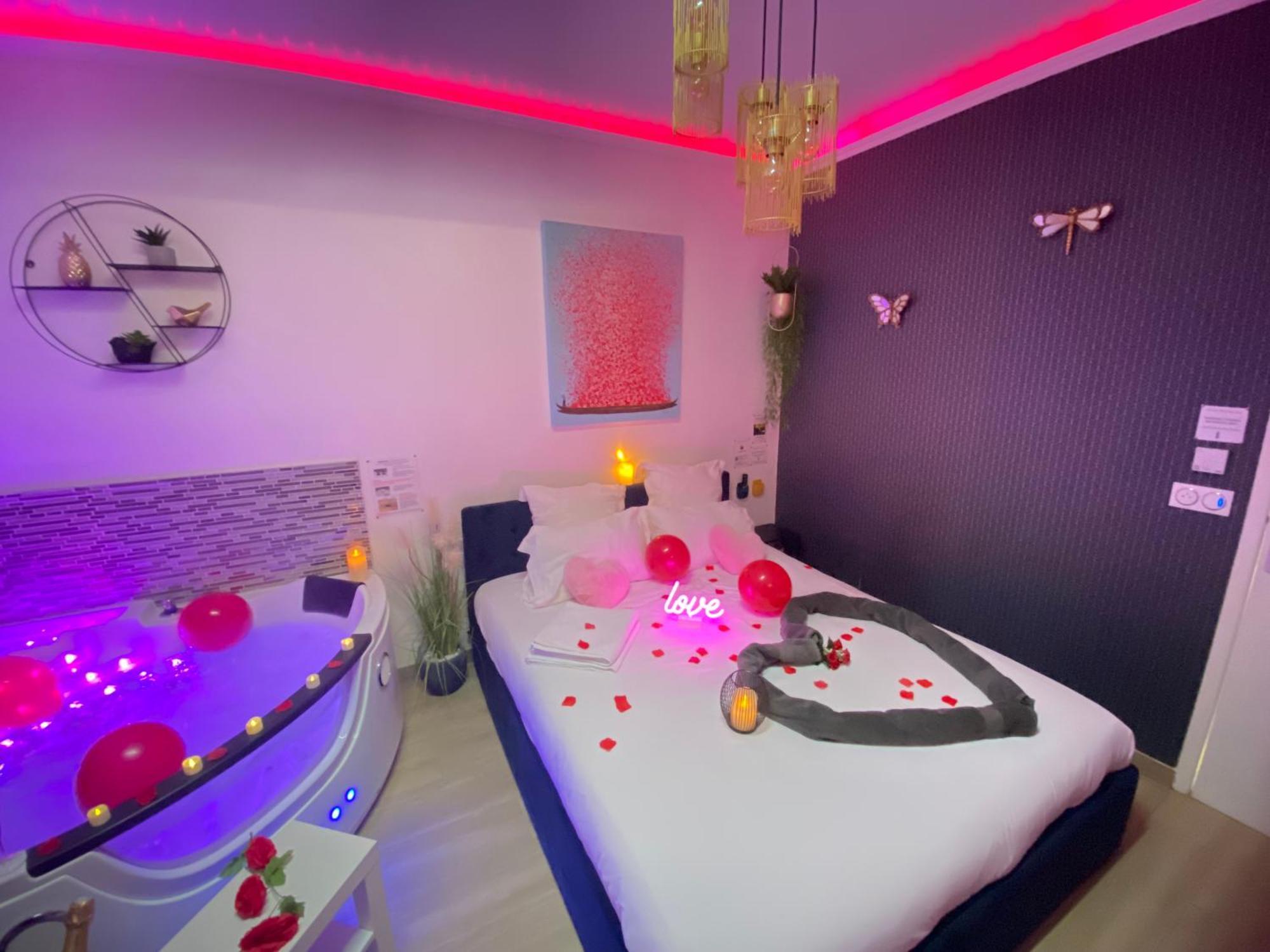 L'Escale Balneo'Romantique - Loveroom - Jacuzzi & Petit Dejeuner Villiers-sur-Marne Exterior photo